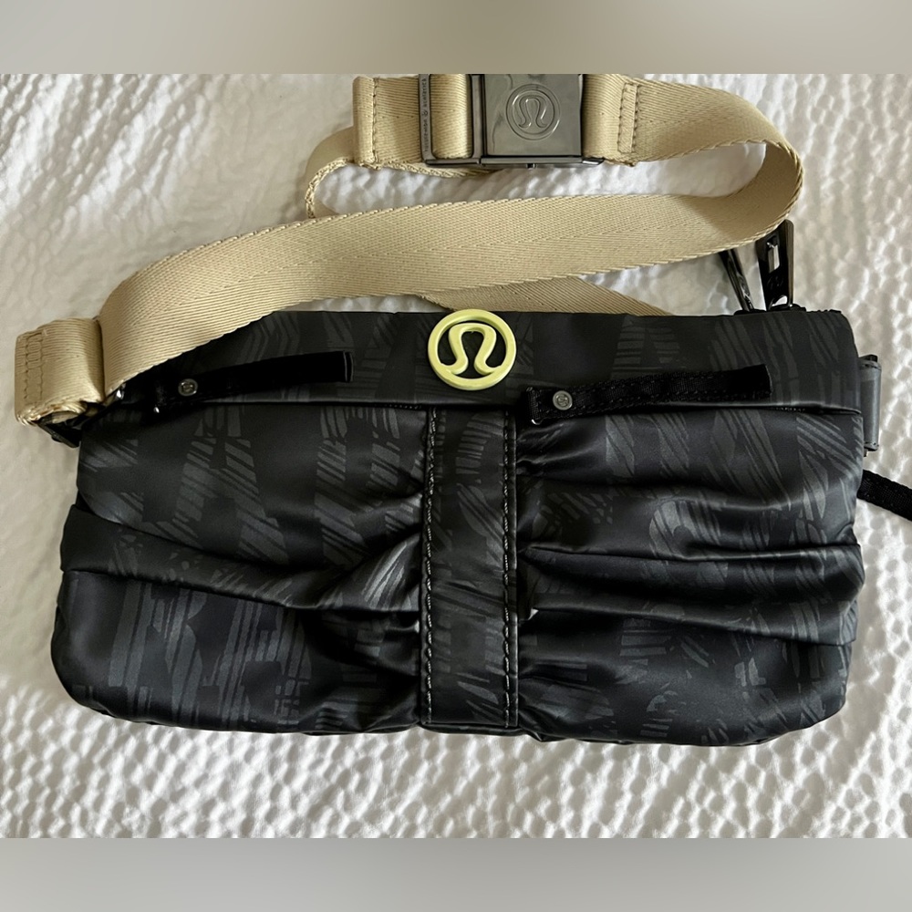 Lululemon belt bag